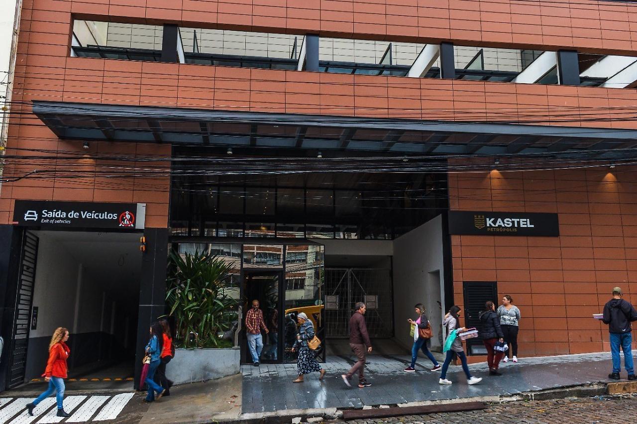 Kastel Petropolis Hotel Luaran gambar