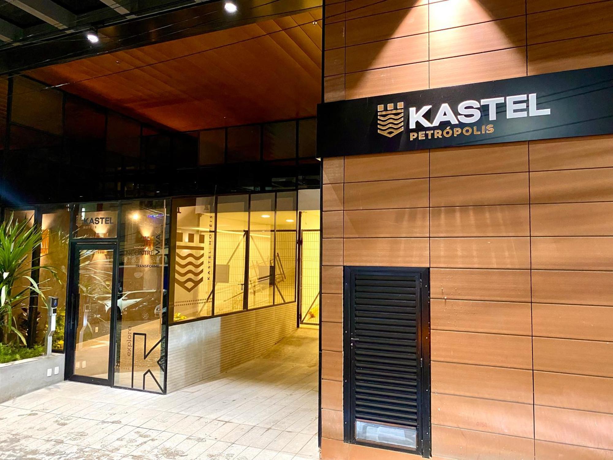 Kastel Petropolis Hotel Luaran gambar