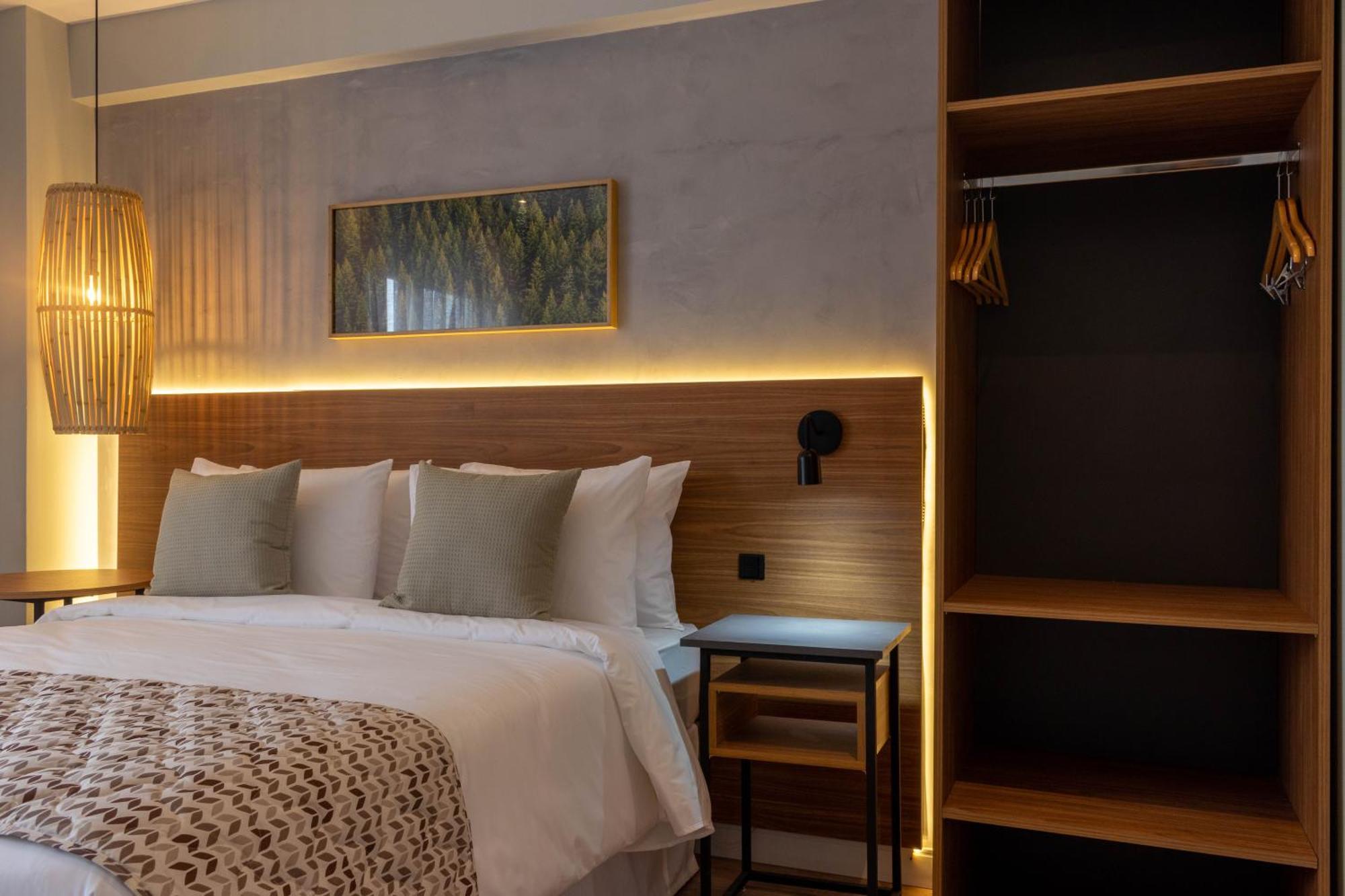 Kastel Petropolis Hotel Luaran gambar